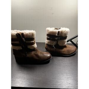 Ugg Womens Blayre III Dove Winter Boots Cold Weather Size 7.5 S/N 1095153